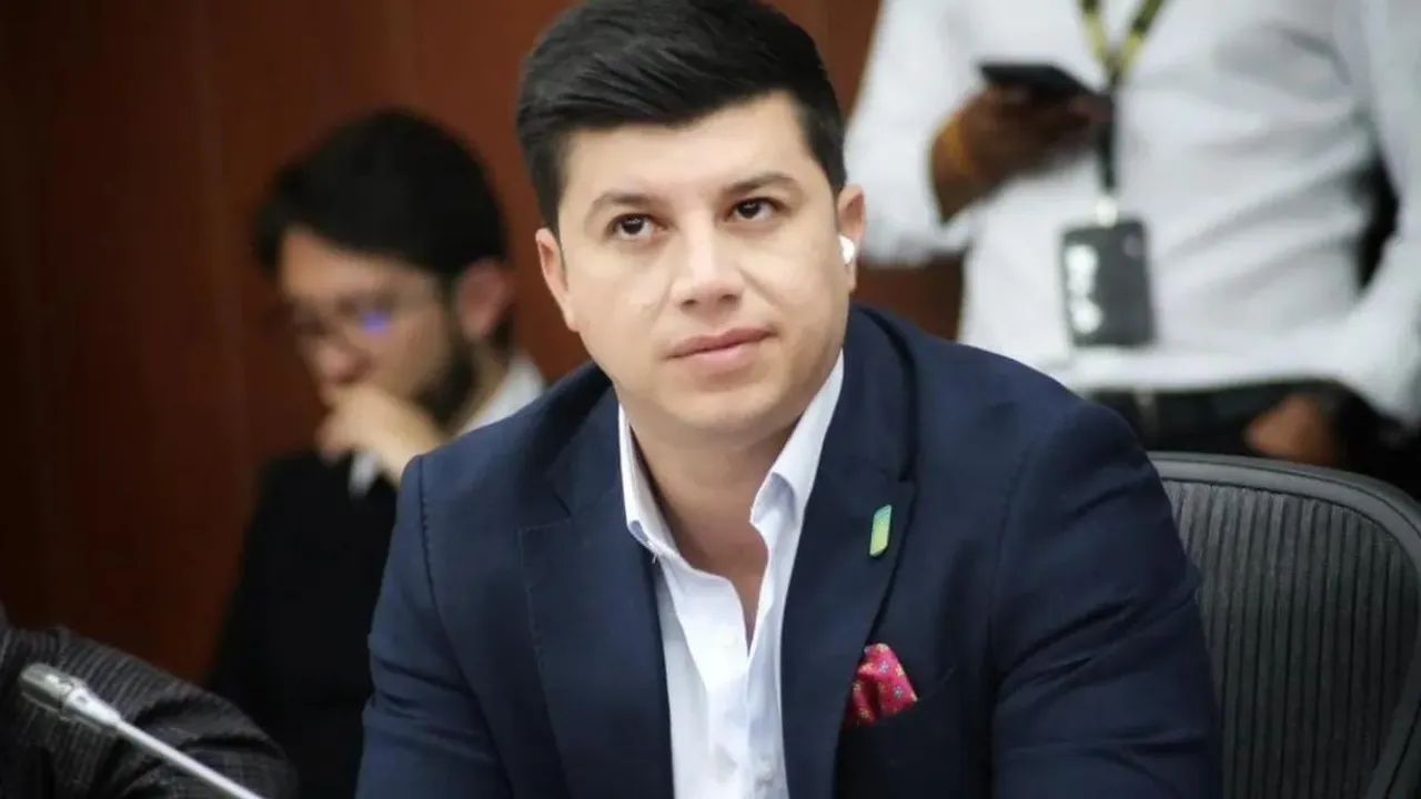 Senador Gustavo Moreno durante una sesión en el Congreso