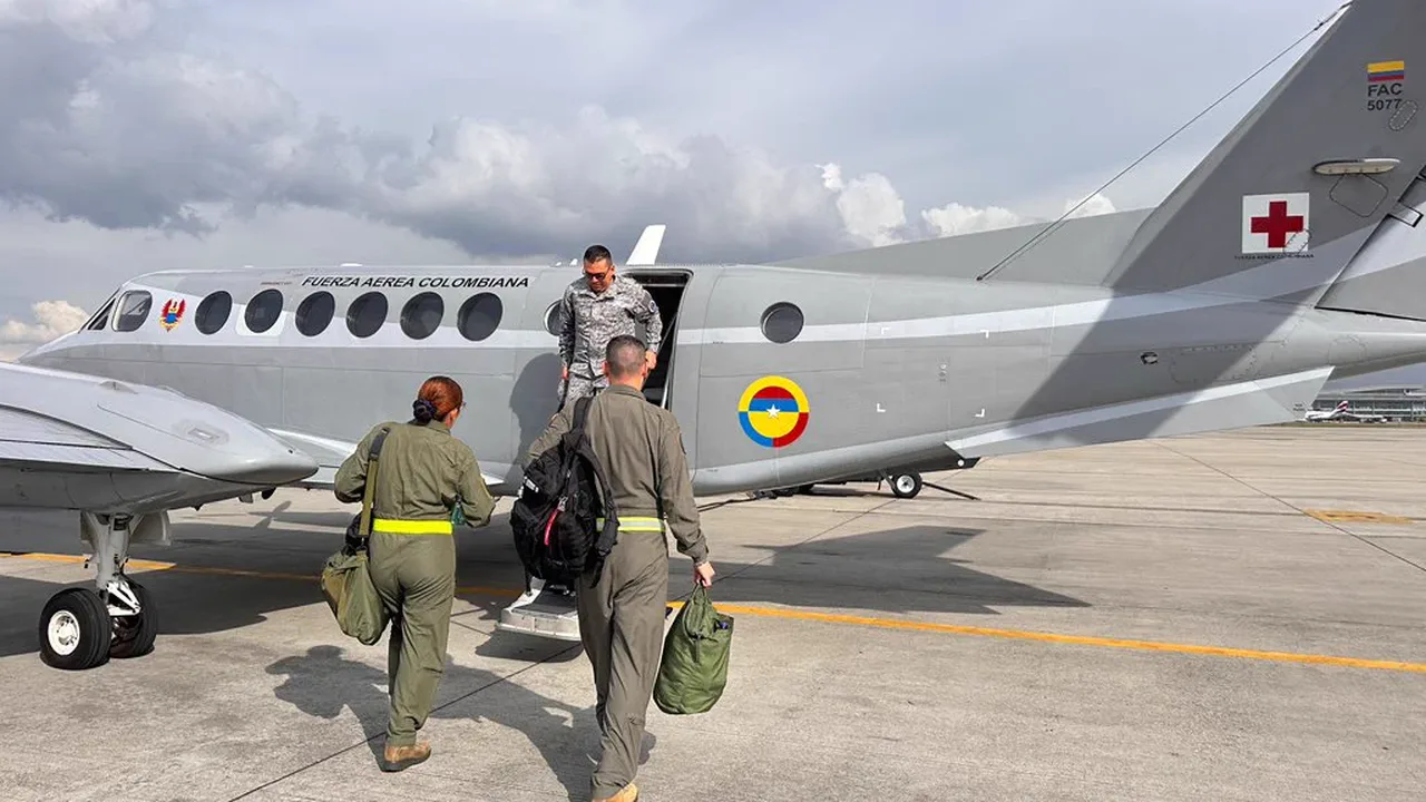¡A toda velocidad! Fuerza Aérea envió dos aeronaves ambulancia a Popayán por los heridos del Black Hawk 2 ¡A toda velocidad! Fuerza Aérea envió dos aeronaves ambulancia a Popayán por los heridos del Black Hawk
