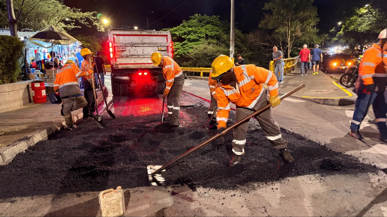 Medellín ya tapó más de 23 mil huecos y repavimenta 5 kilómetros en Guayabal, la Regional y Los Balsos