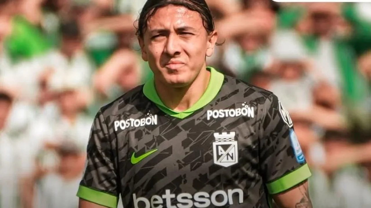Ian Poveda con la camiseta de Atlético Nacional