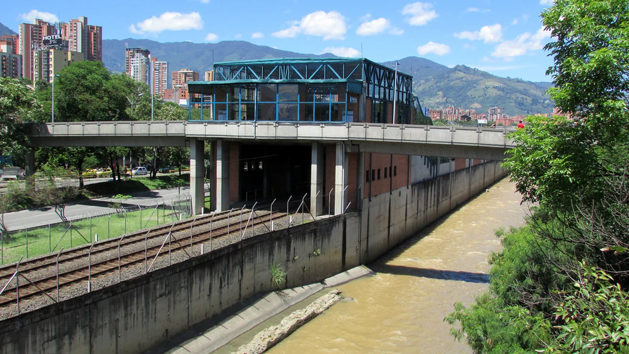 Estación Aguacatala del Metro de Medellín