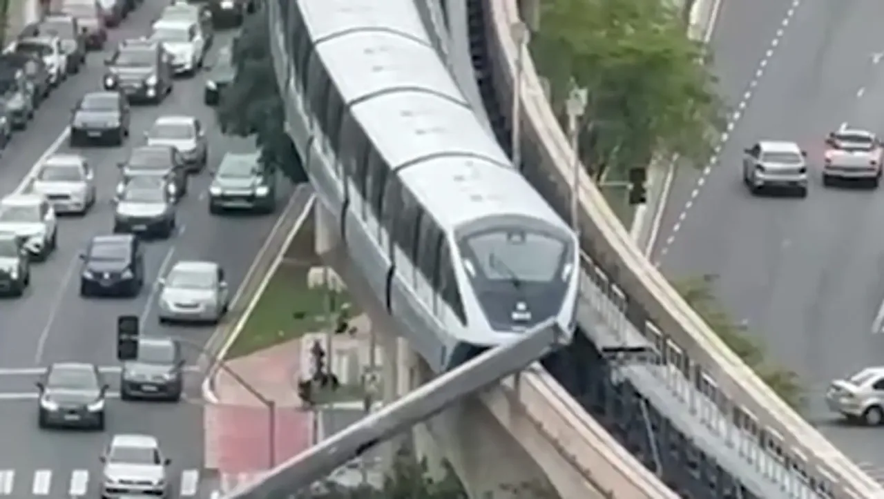 ¡Tenso momento en Brasil! Monorriel chocó contra una grúa que cayó sobre la vía en Sao Paulo 1 Monorriel de la Línea 15-Prata en la vía elevada tras el accidente en Sao Paulo
