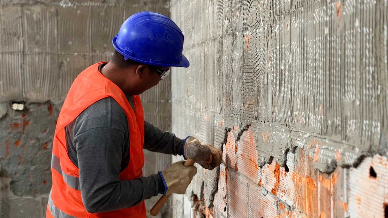 Más que pintura: obras de renovación cambiarán ocho sedes educativas de Medellín 1 Obras de renovación en sedes educativas de Medellín