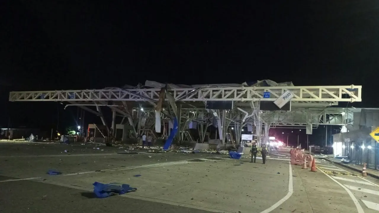 ¡Carro bomba en Casanare! Explosión en el peaje San Pedro dejó cuatro trabajadoras heridas