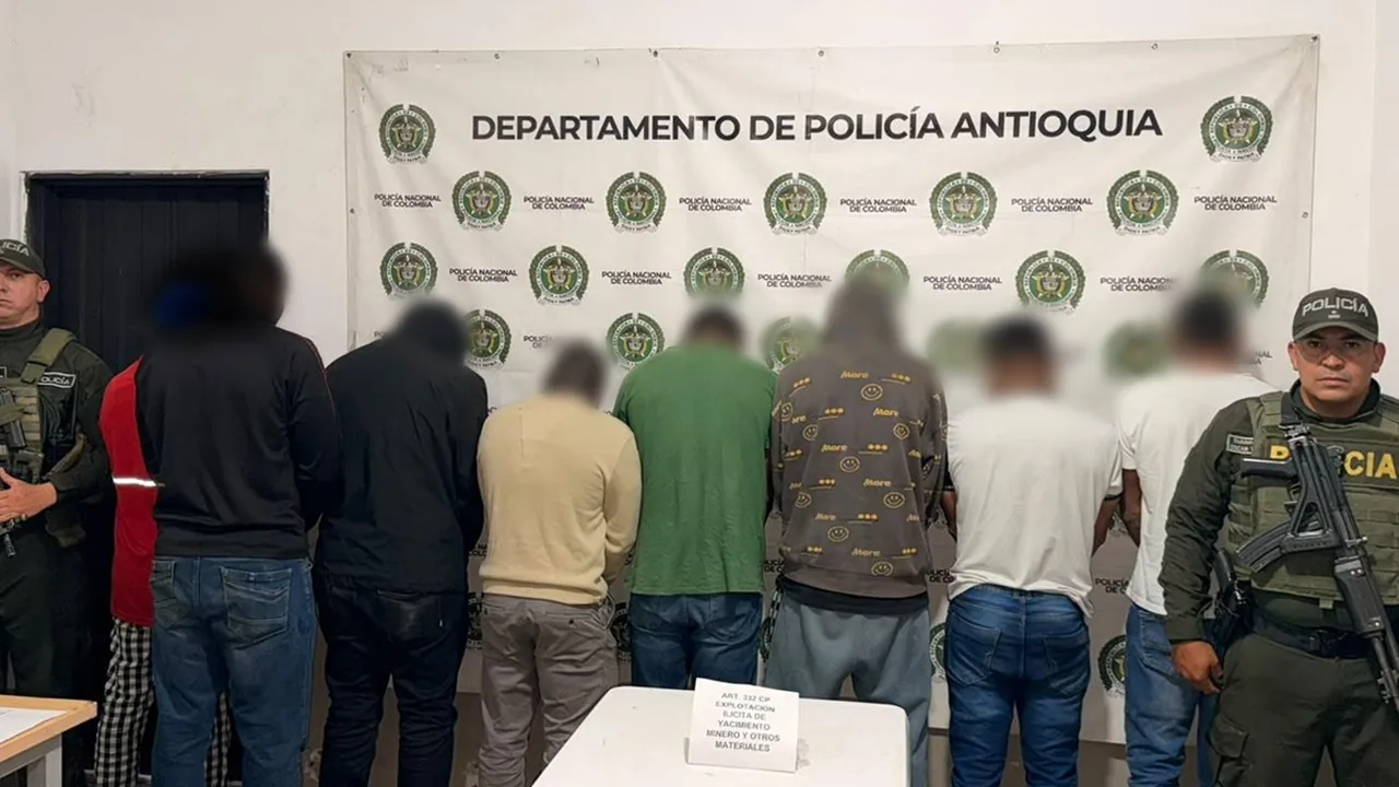 Golpe a la minería ilegal en Santa Rosa de Osos: ocho capturados y maquinaria destruida