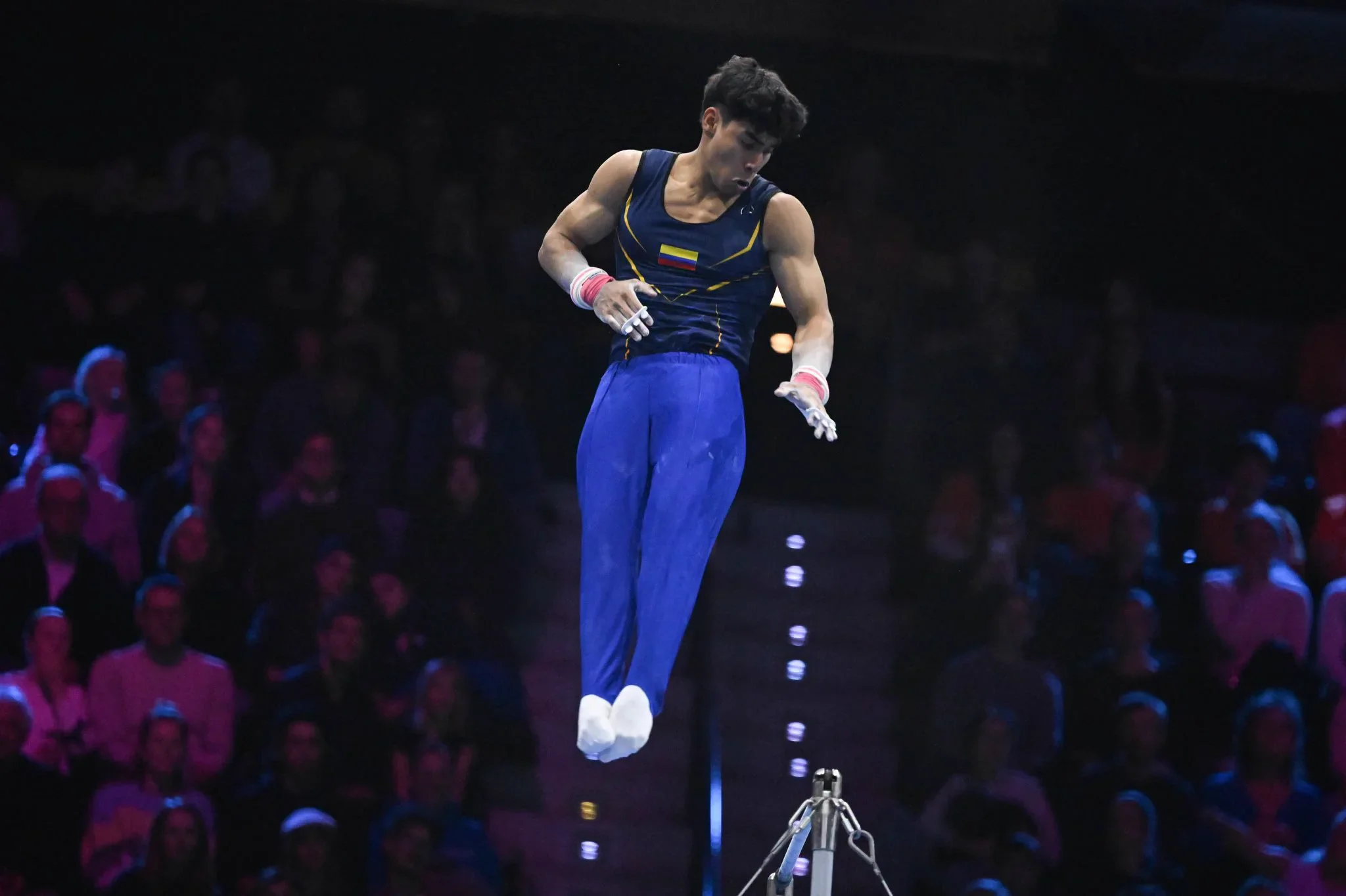 ¡Histórico! Ángel Barajas quedó quinto en el All-Around del Mundial de Gimnasia Artística 2 Ángel Barajas en pleno ejercicio en el Mundial de Gimnasia Artística de Róterdam