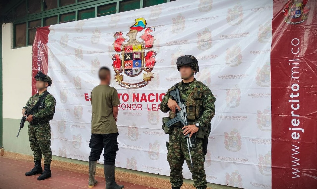 Dejaron las armas: dos presuntos integrantes de grupos armados se sometieron a la justicia en Meta y Guaviare 2 Foto: Ejército Nacional