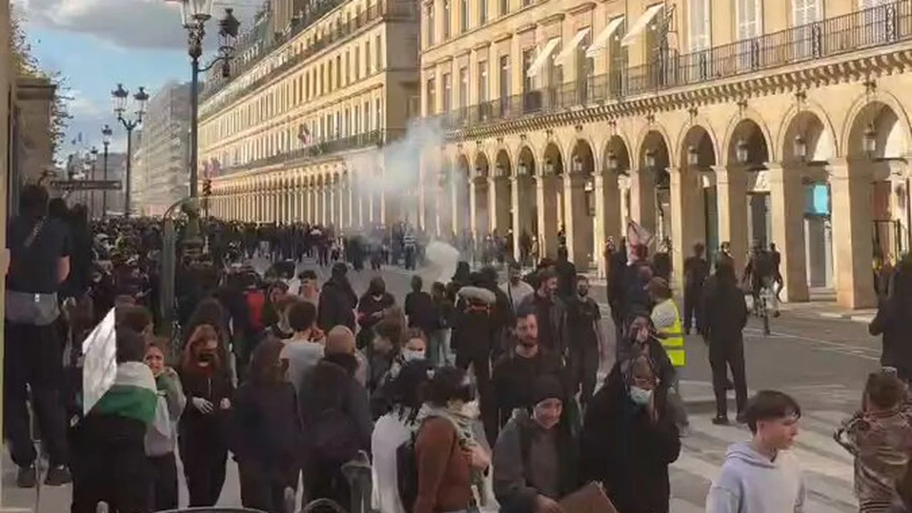 Manifestantes en una calle de París