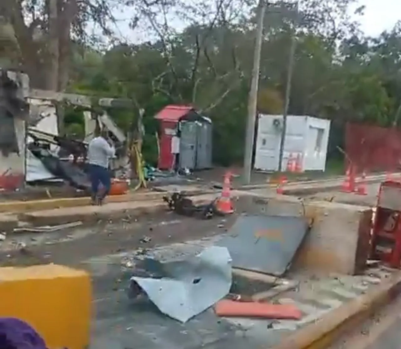 Motobomba destruyó por segunda vez en un mes el peaje El Bordo, en la vía Panamericana 2 Así quedó el peaje El Bordo tras el atentado con motobomba