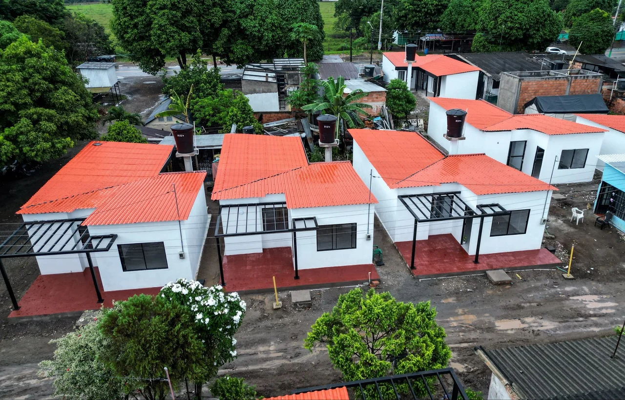 Avanza la reconstrucción de Paratebueno y Medina, afectadas por el terremoto de junio de 2025 2 Viviendas reconstruidas en Santa Cecilia, Paratebueno