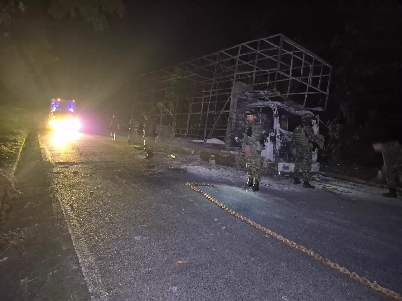 Ejército restableció la movilidad en la vía Quibdó-Pereira tras los ataques del ELN en Tadó, Chocó 2 Ejército restableció la movilidad en la vía Quibdó-Pereira tras los ataques del ELN en Tadó, Chocó