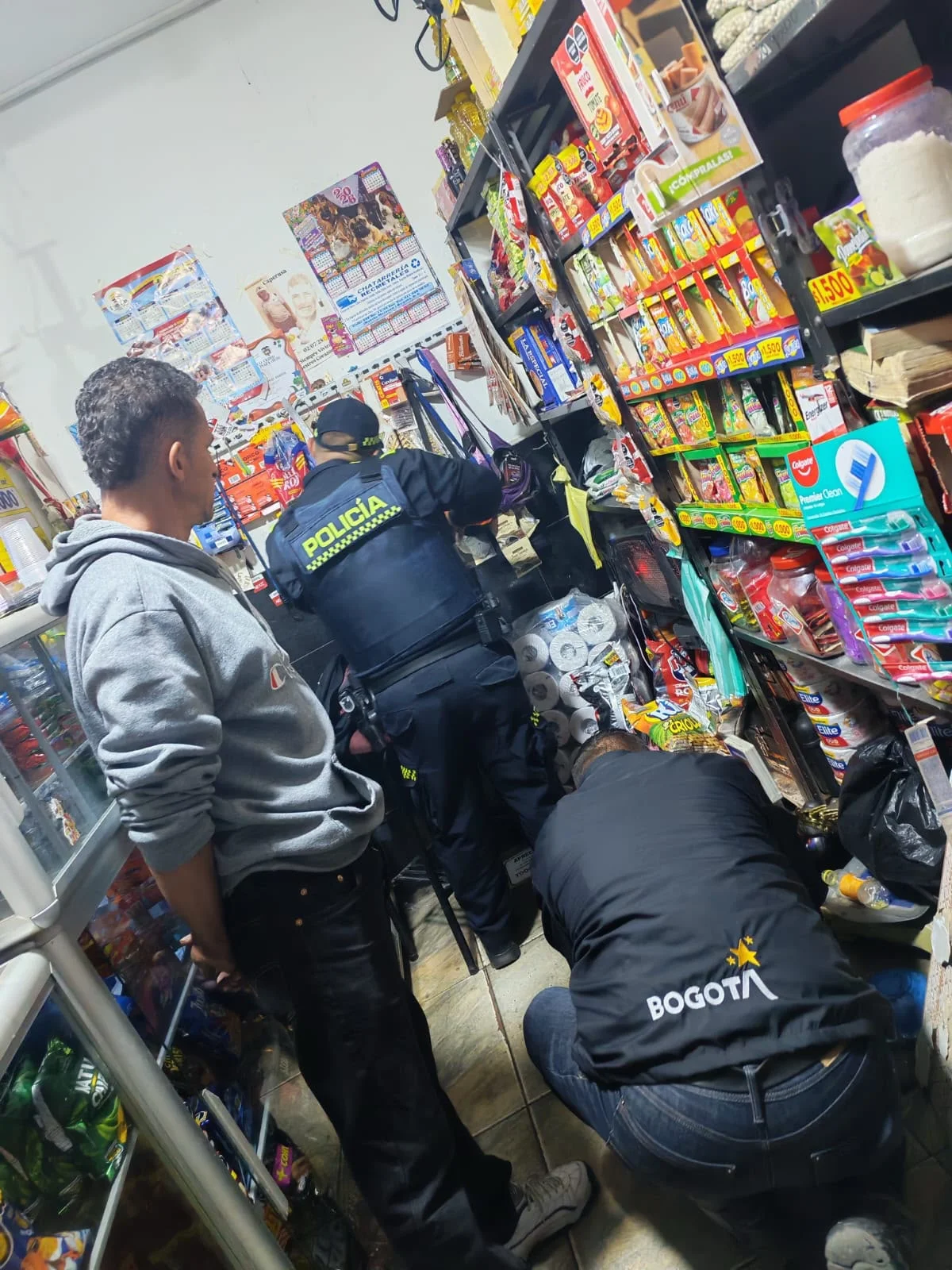 ¡Cayó en Plan Candado! Capturan a hombre con 50 dosis de bazuco en Ciudad Bolívar 3 ¡Cayó en Plan Candado! Capturan a hombre con 50 dosis de bazuco en Ciudad Bolívar