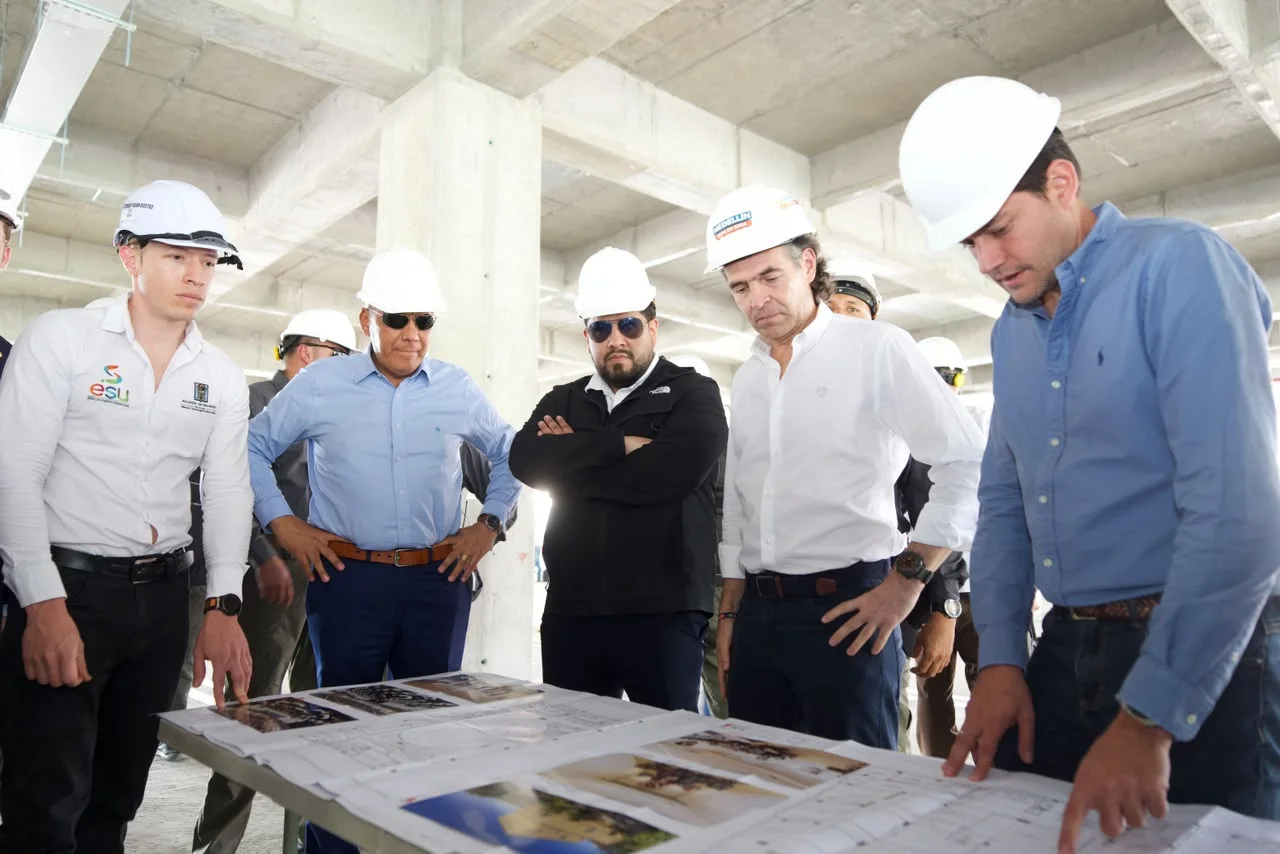 «Que se tengan duro los criminales»: Medellín será sede de la Coalición contra Carteles de Las Américas 3 Las autoridades revisan los planos y avances del C5i de Medellín