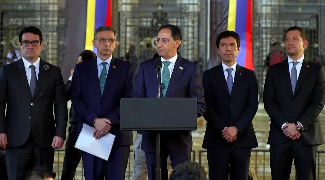 Gobierno radicó la Ley de Rescate Económico: 19 millones de colombianos recibirían devolución del IVA 2 Declaraciones del Gobierno tras la radicación de la Ley de Rescate Económico