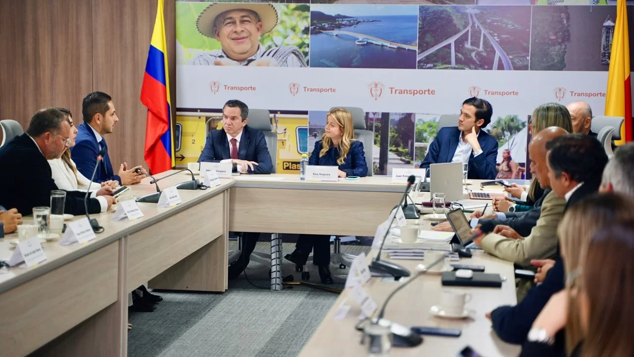 Proyectos de movilidad del Oriente antioqueño: MinTransporte anuncia ruta para sacar adelante 8 obras 2 Reunión de la ministra Elsa Noguera con alcaldes del Oriente antioqueño en Bogotá