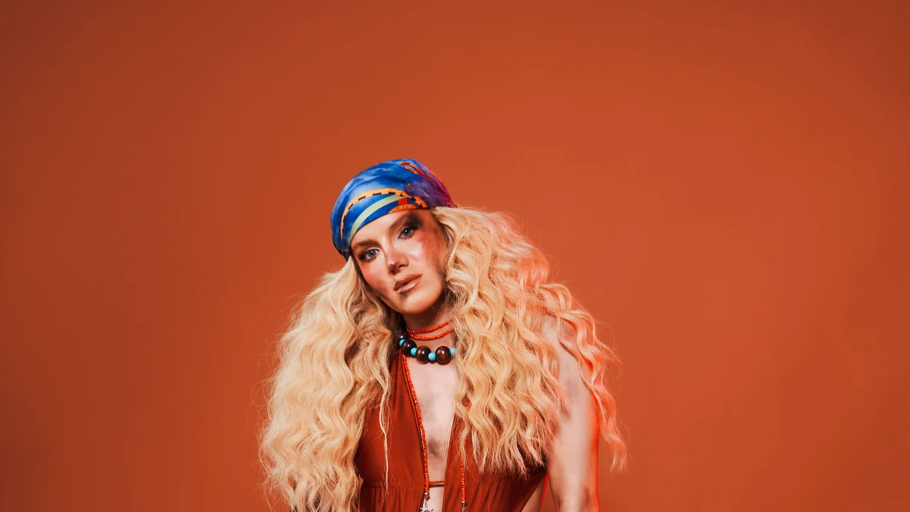 Penelope Robin estrena 'Pescadora': la canción del amor propio que abre su primer EP 3 Penelope Robin en las fotos oficiales de Pescadora