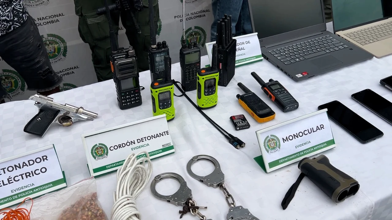 Alias 'Primo Sangre': drones explosivos y minería ilegal tras su red logística 3 Material incautado y procedimiento contra la comisión de alias Primo Sangre