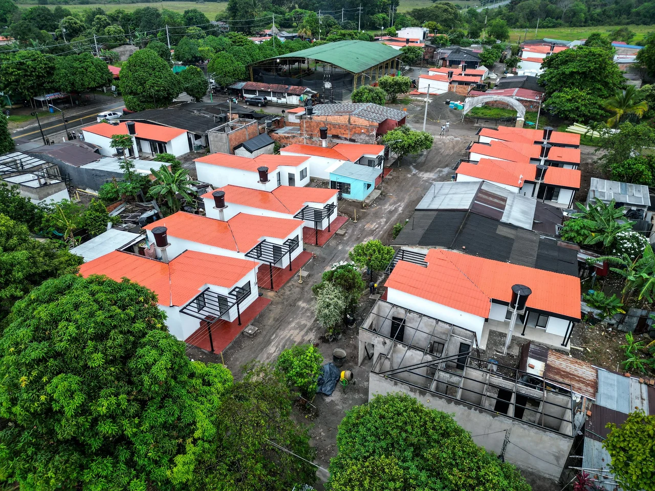 Avanza la reconstrucción de Paratebueno y Medina, afectadas por el terremoto de junio de 2025 3 Avance de obras de reconstrucción en Paratebueno
