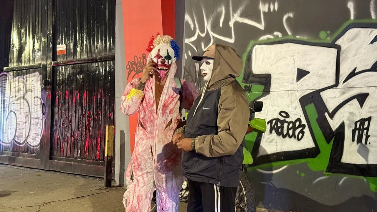 Halloween en Medellín: 540 uniformados y 450 motocicletas cuidarán el fin de semana 5 Personas disfrazadas durante las celebraciones de Halloween en Medellín