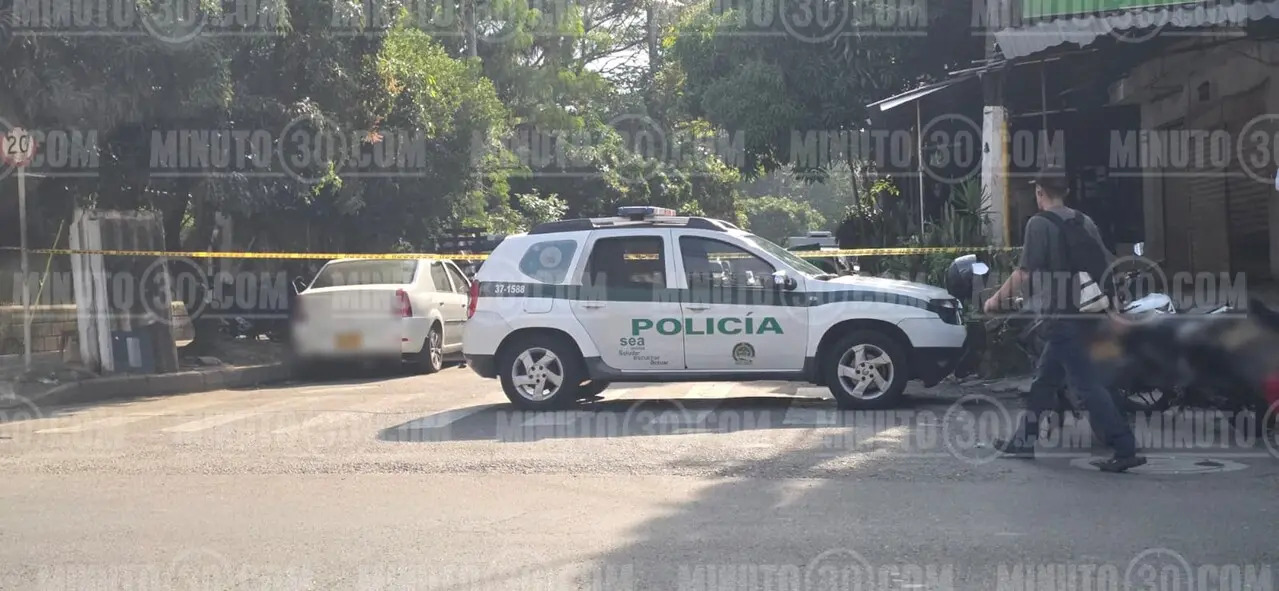 ¿Todo por 300 mil pesos? Ocho entraron a la fuerza a un apartamento en La Iguaná: un muerto y un herido 5 ¿Todo por 300 mil pesos? Ocho entraron a la fuerza a un apartamento en La Iguaná: un muerto y un herido