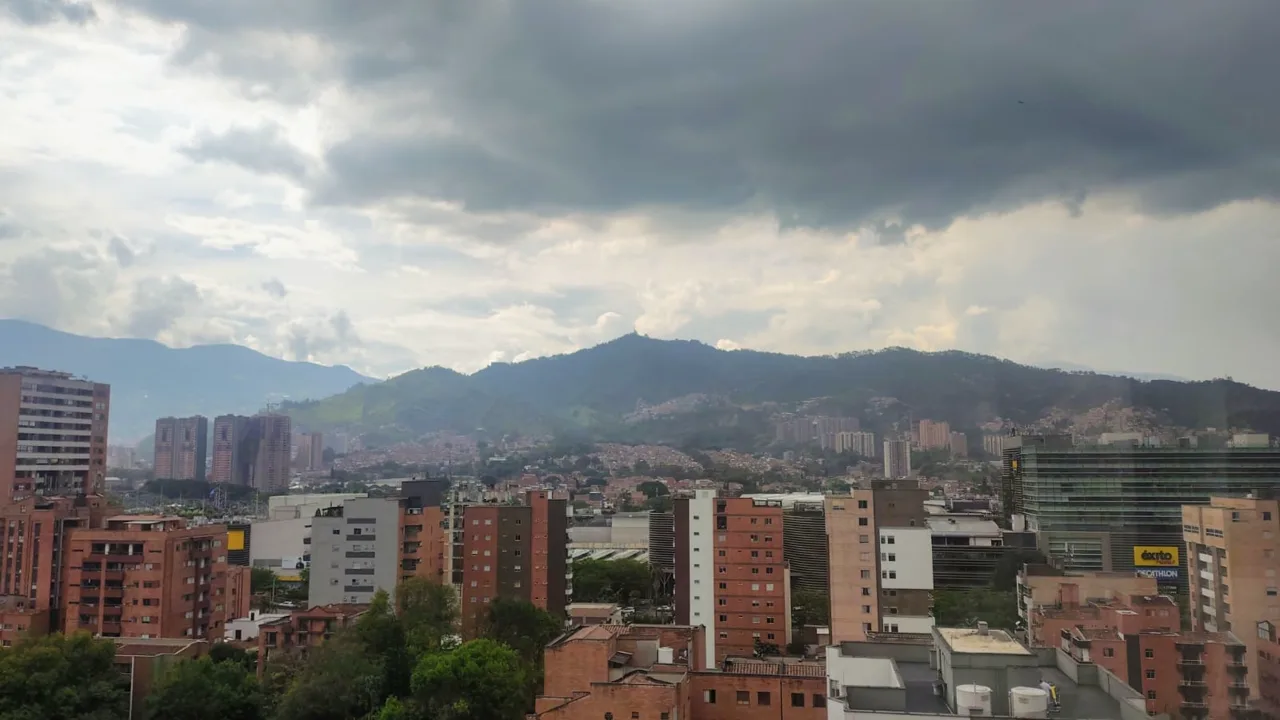 Lluvias en el norte de Medellín dejan acumulados de hasta 6 milímetros y se extienden al norte del Valle