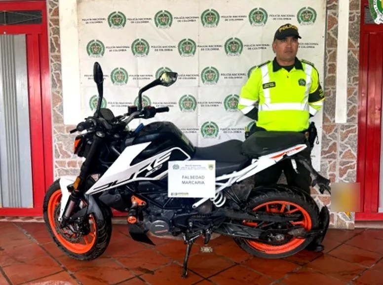 Inmovilizan en Santo Domingo una moto KTM por presunta alteración de sus números de identificación 2 Inmovilizan en Santo Domingo una moto KTM por presunta alteración de sus números de identificación