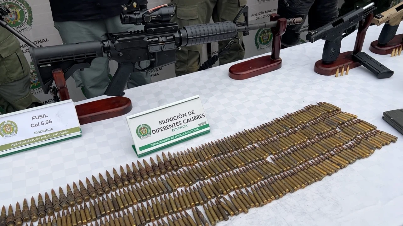 Alias 'Primo Sangre': drones explosivos y minería ilegal tras su red logística 5 Material incautado y procedimiento contra la comisión de alias Primo Sangre
