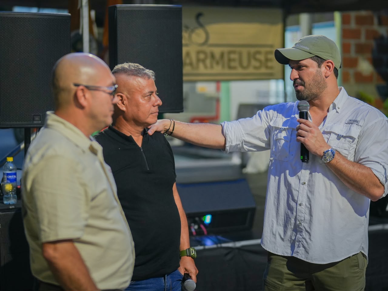 La Danta salda una deuda histórica: inauguran 700 metros de vías pavimentadas 7 El alcalde Juan Diego Zuluaga durante la entrega de las vías de La Danta
