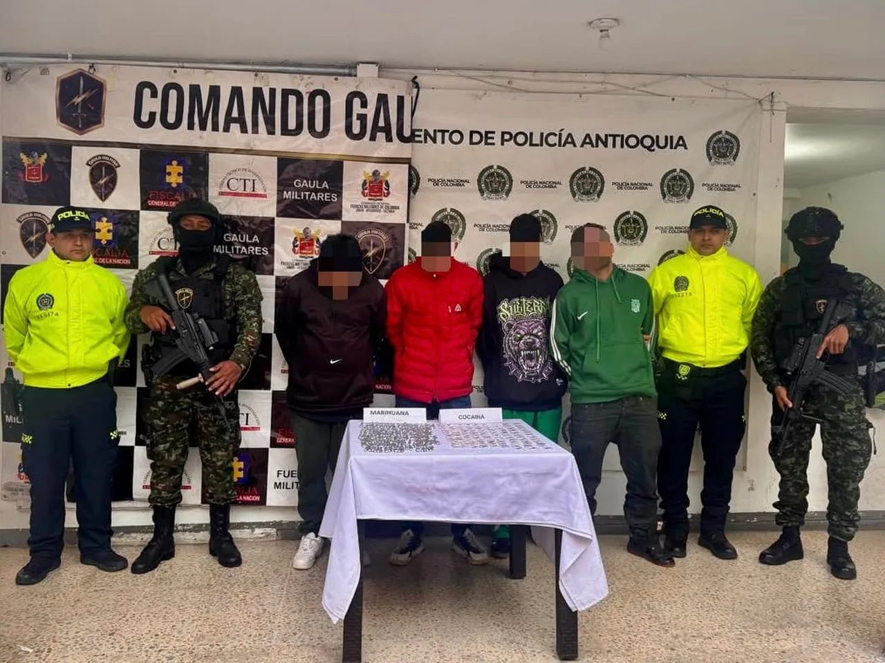 Caen cuatro presuntos integrantes de El Mesa en Marinilla: les incautaron cocaína y marihuana 2 Caen cuatro presuntos integrantes de El Mesa en Marinilla: les incautaron cocaína y marihuana