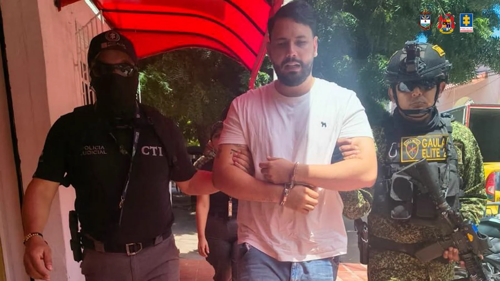 ¡Cayeron ocho! Red pedida en extradición por mover plata del narcotráfico hasta con criptomonedas 6 Uno de los capturados con fines de extradición durante los operativos de la Fiscalía