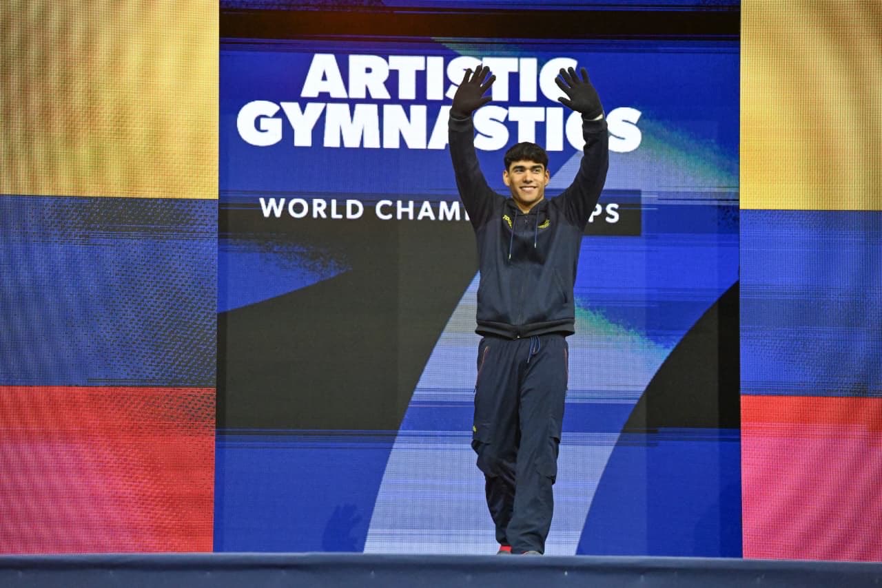 Colombia cerró en Róterdam su mejor Mundial de gimnasia: Vera y Barajas cayeron en la final de barra fija 4 Gimnasta colombiano en el Mundial de Gimnasia Artística en Róterdam