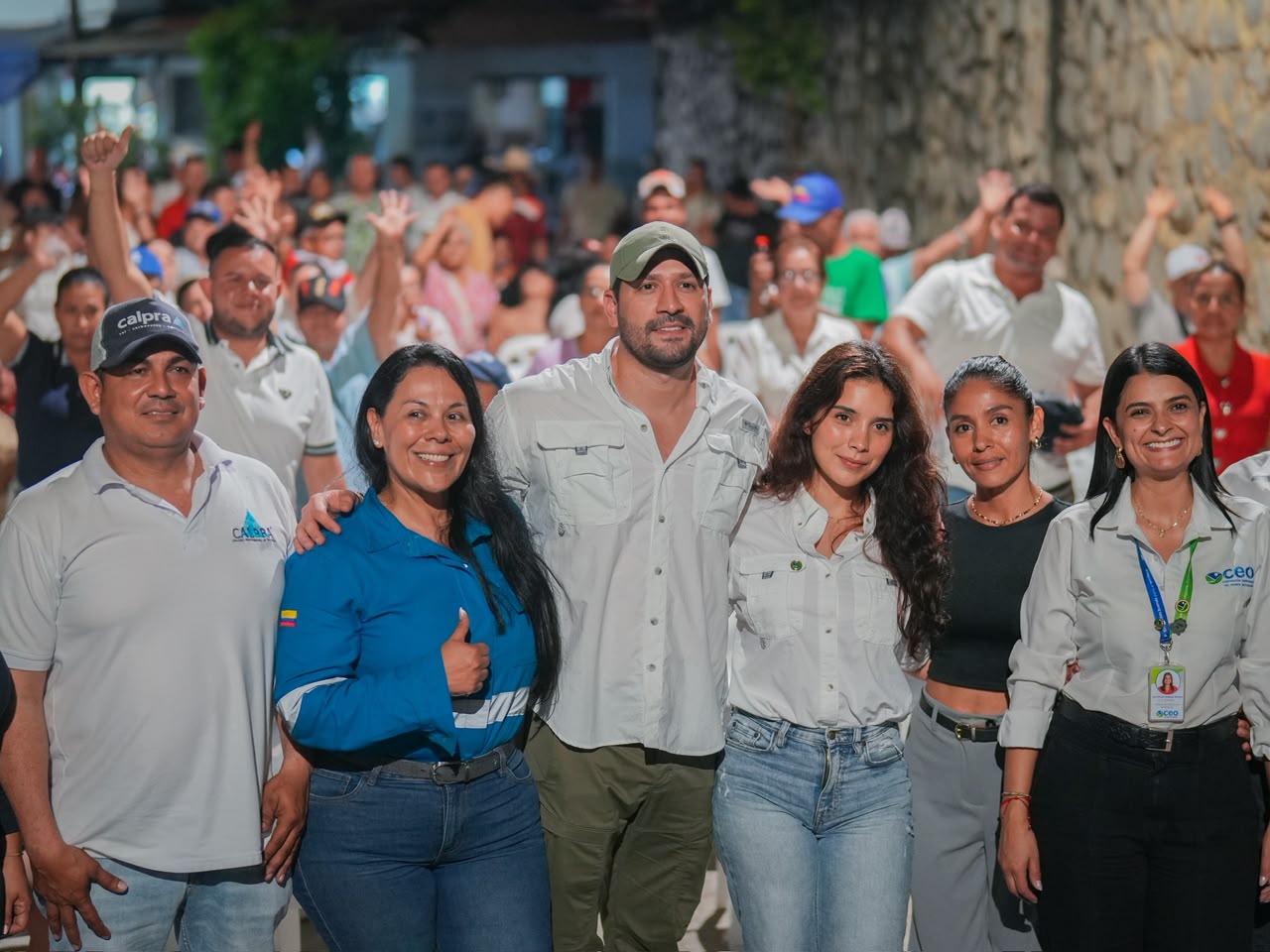 La Danta salda una deuda histórica: inauguran 700 metros de vías pavimentadas 9 Comunidad de La Danta en la entrega de las vías pavimentadas