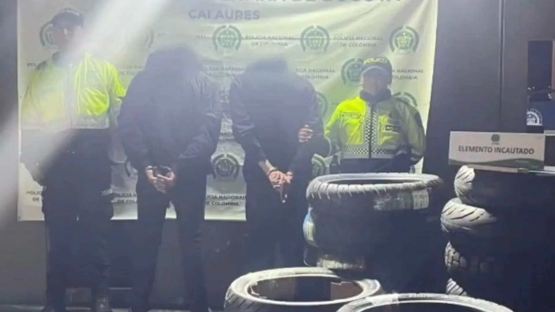 Capturados dos hombres que habrían robado 33 llantas avaluadas en $20 millones en Bogotá