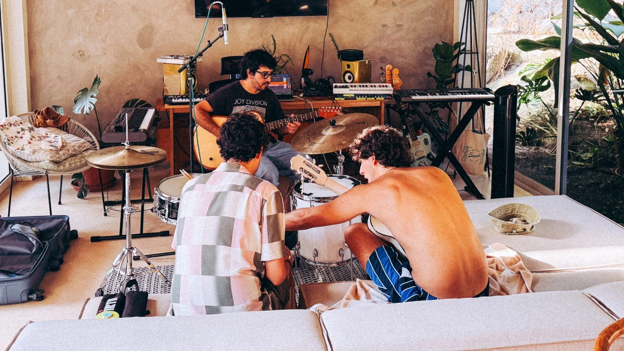 Caloncho y Jaze unen voces nuevamente para presentar Fue Amor un sencillo sobre la nostalgia y el recuerdo