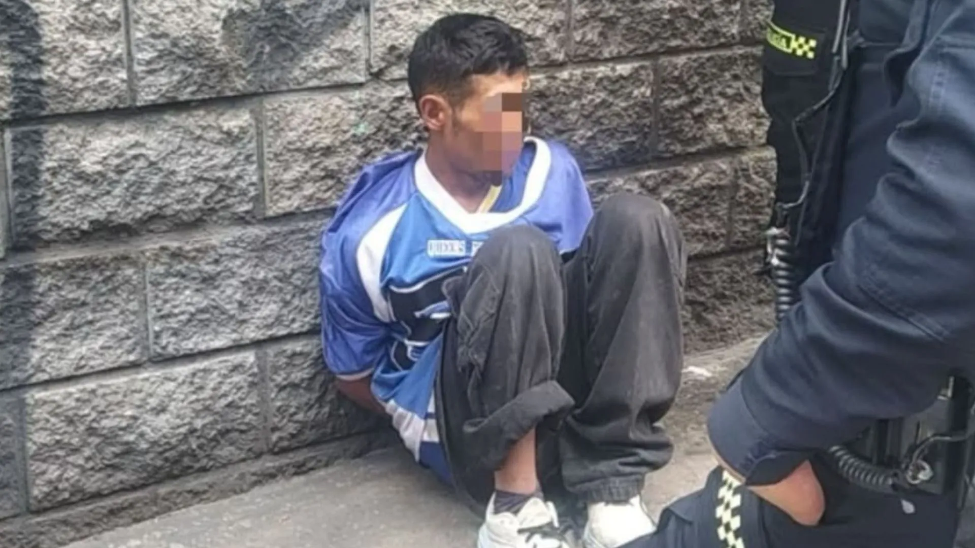 ¡La ciudadanía ayudó a ubicarlo! Cayó señalado de robar espejos de carros en el centro de Bogotá