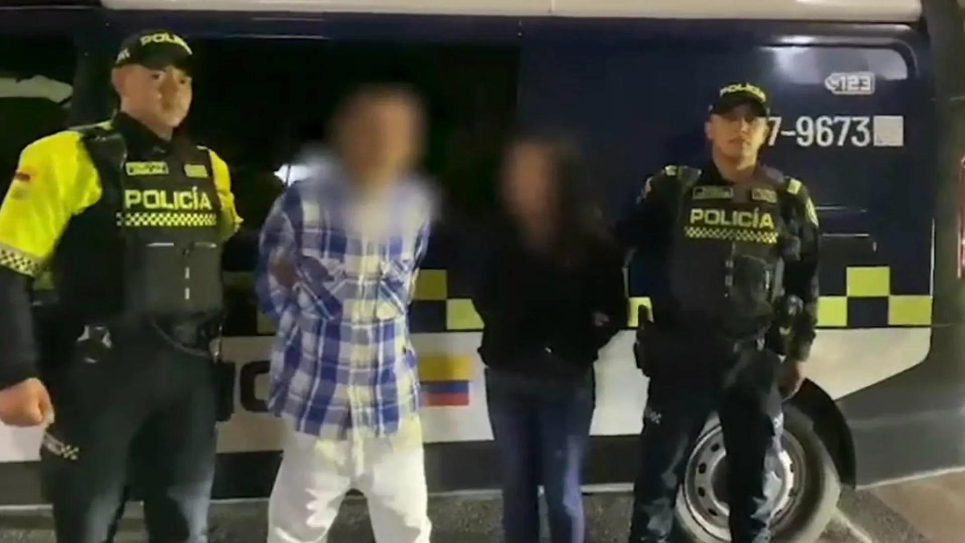 ¡Terminaron capturados! Pareja habría agredido a una guarda de TransMilenio tras llamado por ventas informales