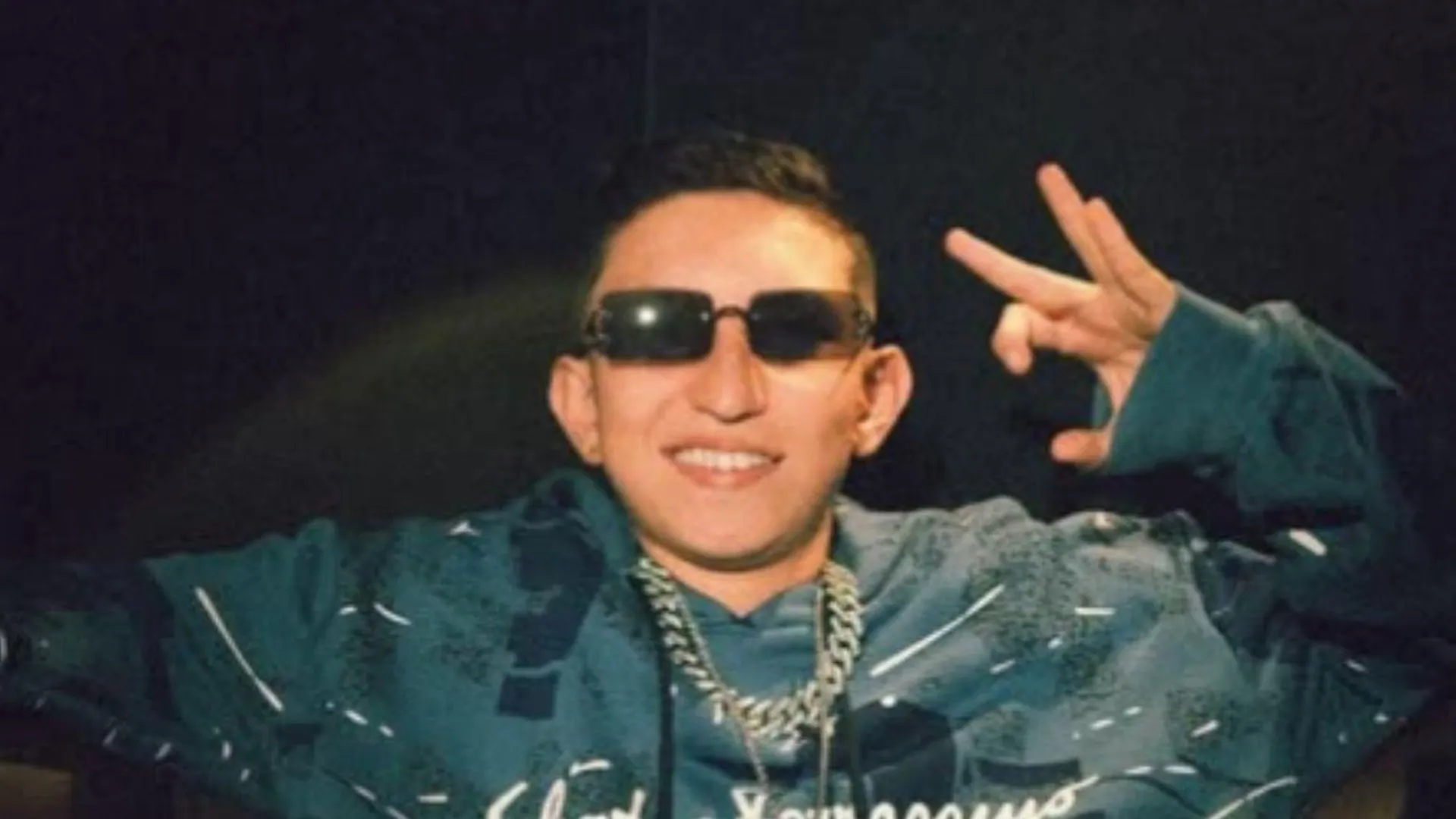 ¡Lo golpearon entre varios! Cris Valencia fue víctima de brutal agresión en las Fiestas del Agua