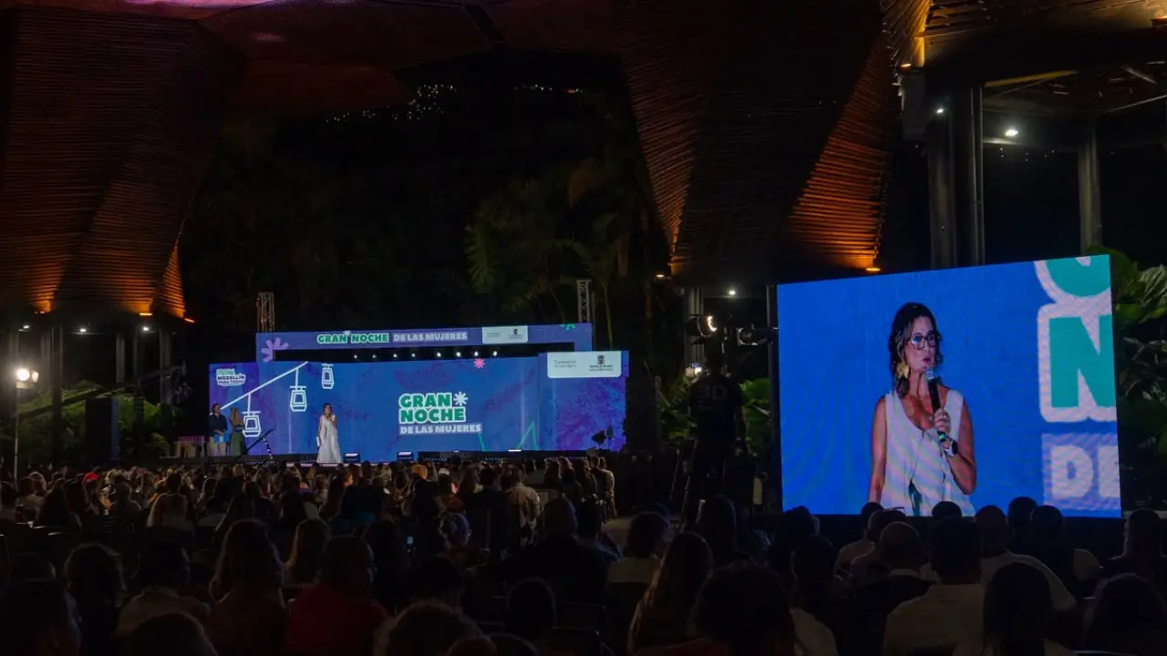 ¡Ellas se llevaron los aplausos! Estas son las 20 mujeres que brillaron en la Gran Noche de Medellín 3 ¡Ellas se llevaron los aplausos! Estas son las 20 mujeres que brillaron en la Gran Noche de Medellín