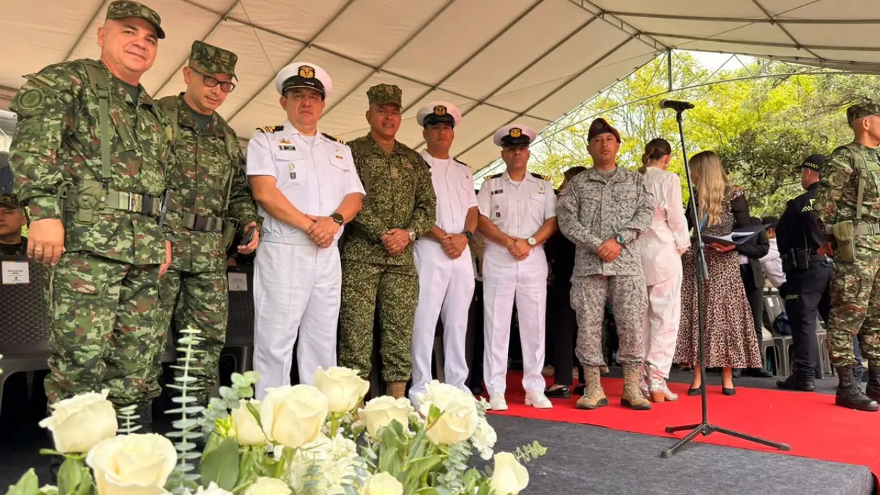 'Uno puede quitarse el uniforme, pero la vocación nunca se acaba': Medellín rinde homenaje a 66 veteranos 1 'Uno puede quitarse el uniforme, pero la vocación nunca se acaba': Medellín rinde homenaje a 66 veteranos