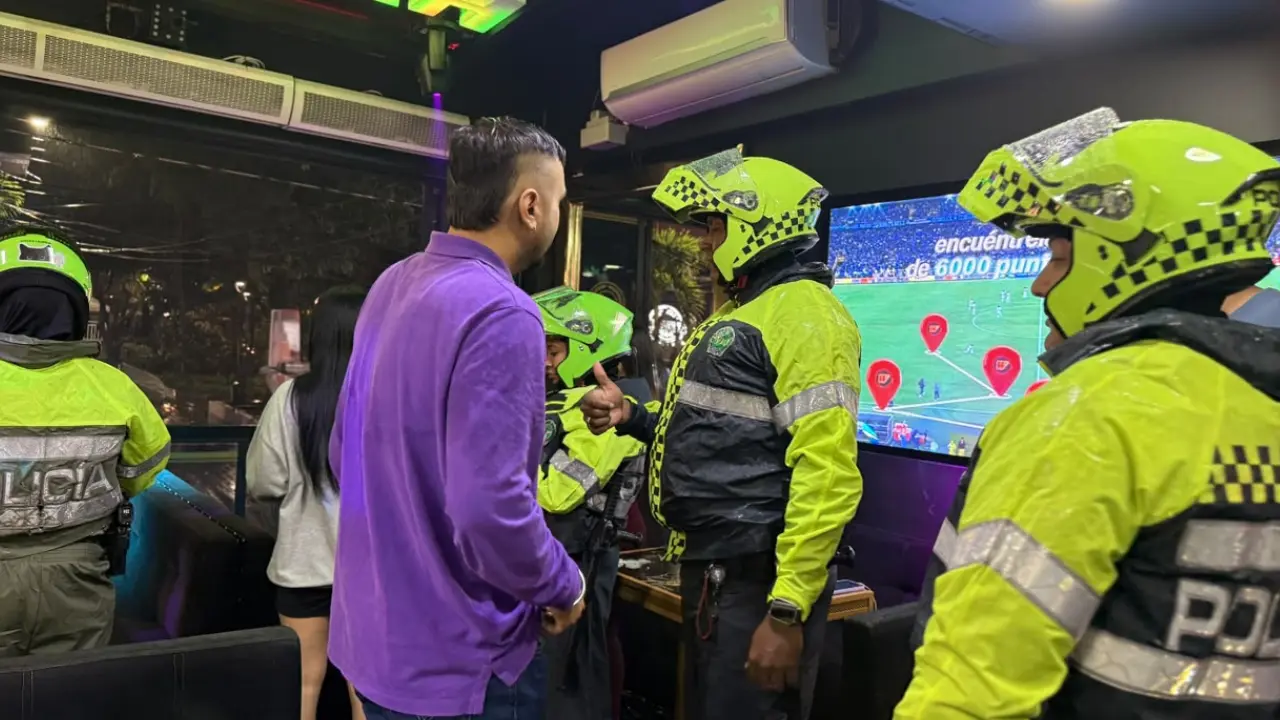 ¡Más de 430 capturados en el Parque Lleras! Así van tras las bandas criminales que golpean a Medellín 3 ¡Más de 430 capturados en el Parque Lleras! Así van tras las bandas criminales que golpean a Medellín