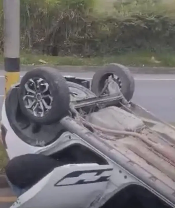 ¡Se «los comió» la curva! Trágico accidente en la Autopista Medellín-Bogotá deja un peatón fallecido en Guarne 2 accidente guarne1