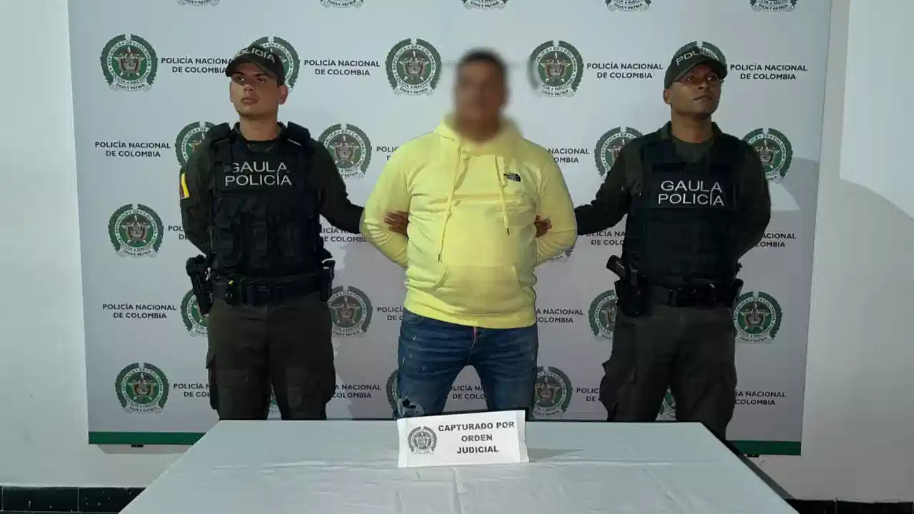 ¡Cobraba hasta $100 mil pesos! Cayó alias ‘Castaño’, señalado de extorsionar a comerciantes en Aranjuez