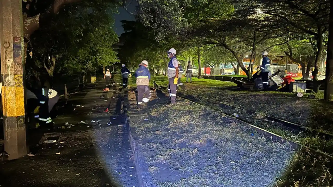 Les tumbaron 6 mil cambuches: así son los operativos en Medellín donde también salieron 75 armas 1 Les tumbaron 6 mil cambuches: así son los operativos en Medellín donde también salieron 75 armas