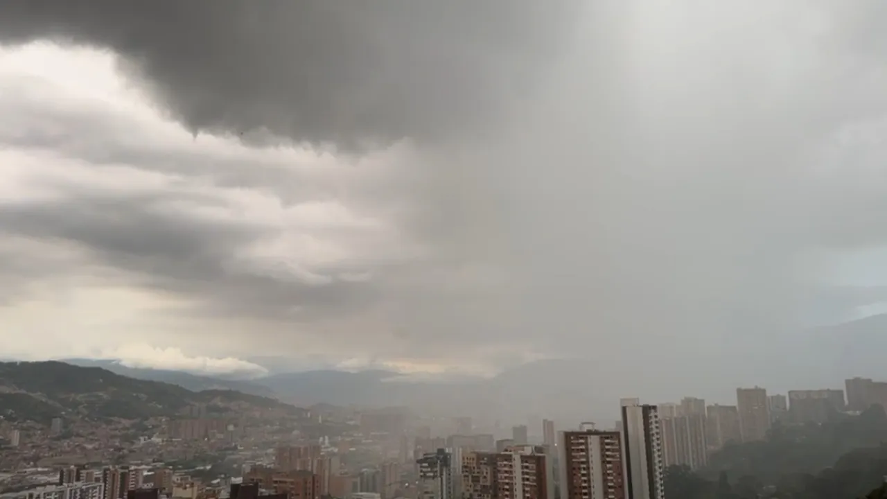 Lluvia leve en el sur del Valle de Aburrá: SIATA reporta precipitaciones en Medellín, Envigado y Caldas