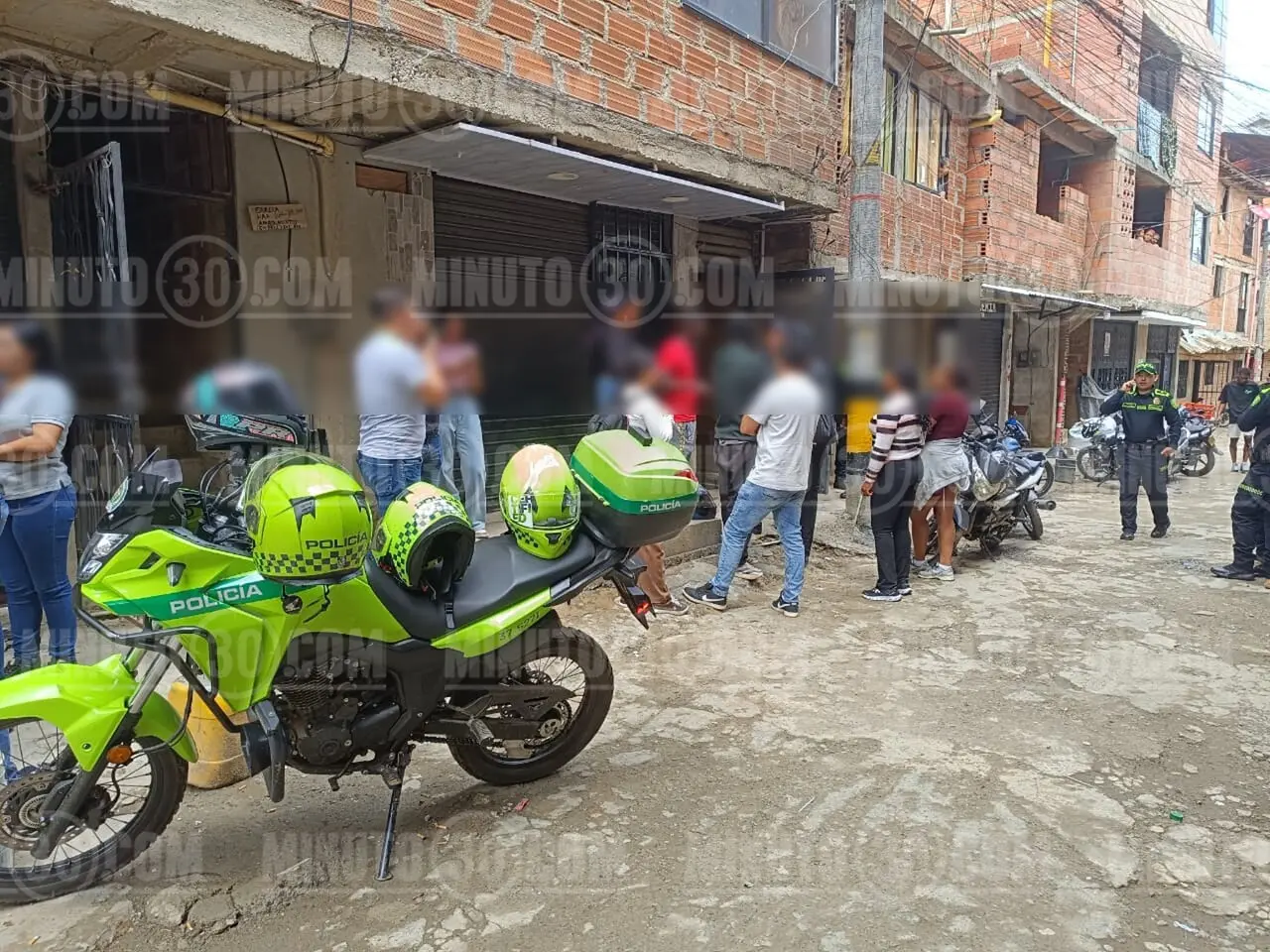 ¡De terror! «Un doble» en Manrique: hallan a un abogado y a una mujer asesinados dentro de una vivienda 2 doble en manrique un abogado una mujer asesinados