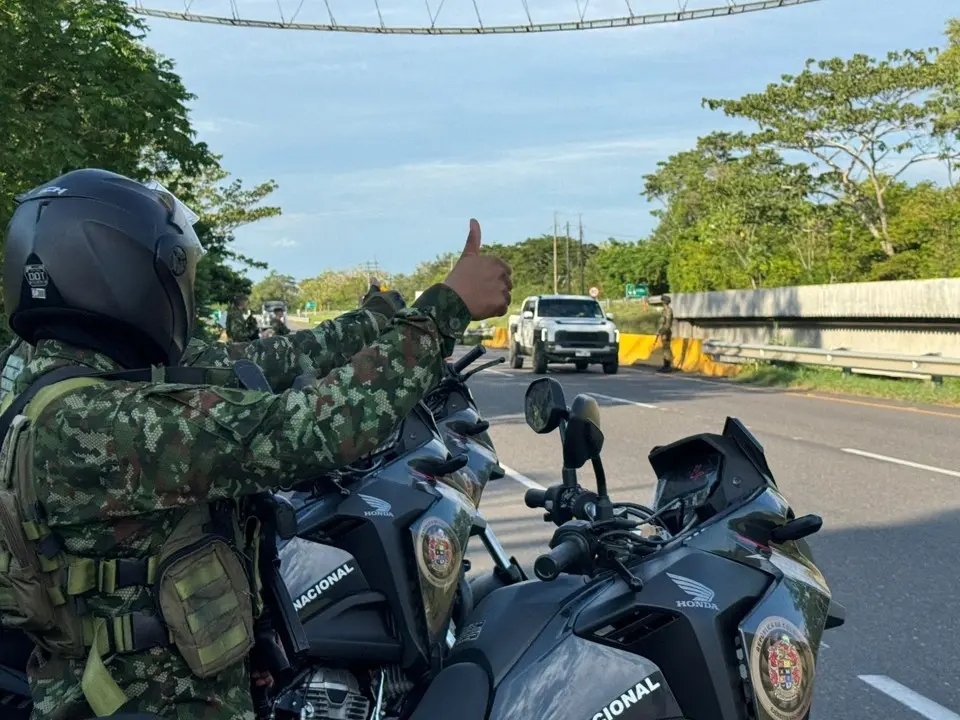 Ejército desplegó más de 300 uniformados durante el receso escolar en las vías del Nordeste antioqueño y Magdalena Medio 2 ejercito vias ant3