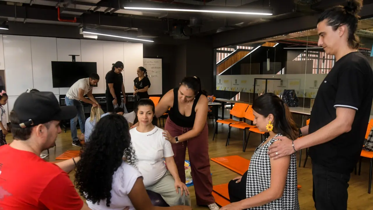 ¡Cuidar a quienes enseñan! Así acompaña Medellín a las maestras embarazadas y lactantes 3 ¡Cuidar a quienes enseñan! Así acompaña Medellín a las maestras embarazadas y lactantes