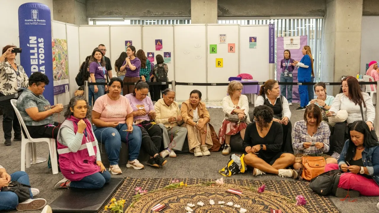 ¡Empleo, becas y premios! Así será el festival gratuito para mujeres en Medellín