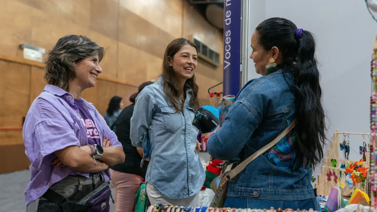 ¡Empleo, becas y premios! Así será el festival gratuito para mujeres en Medellín