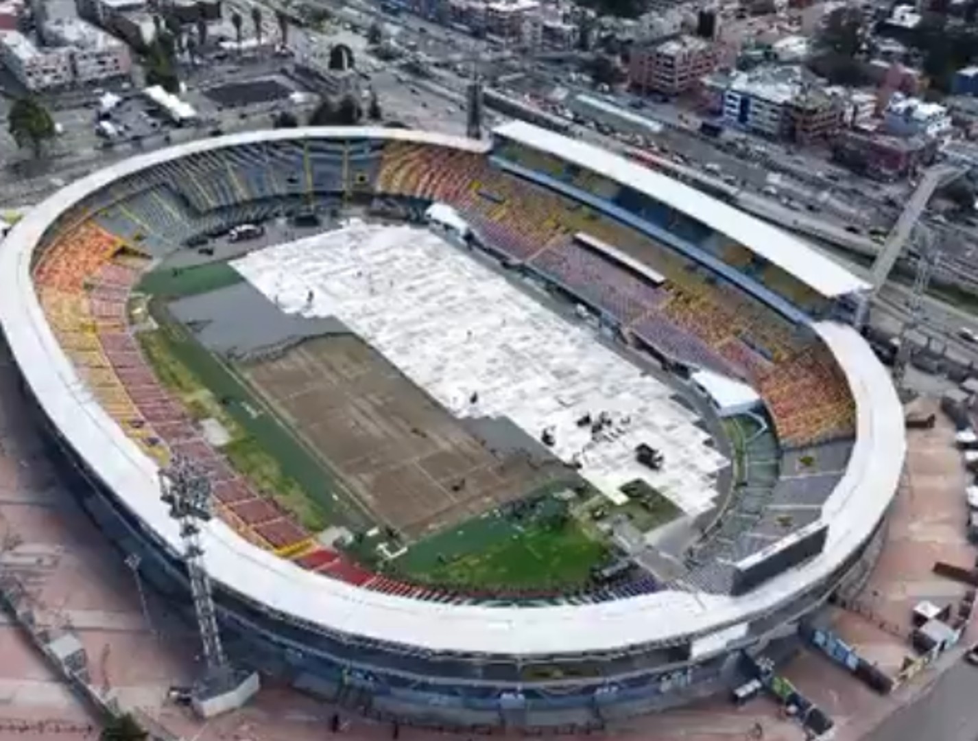 Alarma en El Campín: gramilla quedó destruida tras los conciertos de BTS 2 gramado del campin2